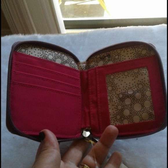 No no mini wallet 🤦 - Picture 3 of 8